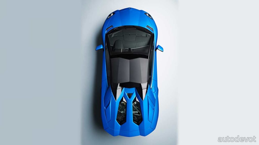 Lamborghini-Aventador-Ultimae-Roadster_top