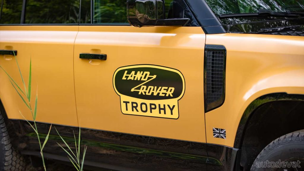 Land-Rover-Defender-Trophy-Edition_4