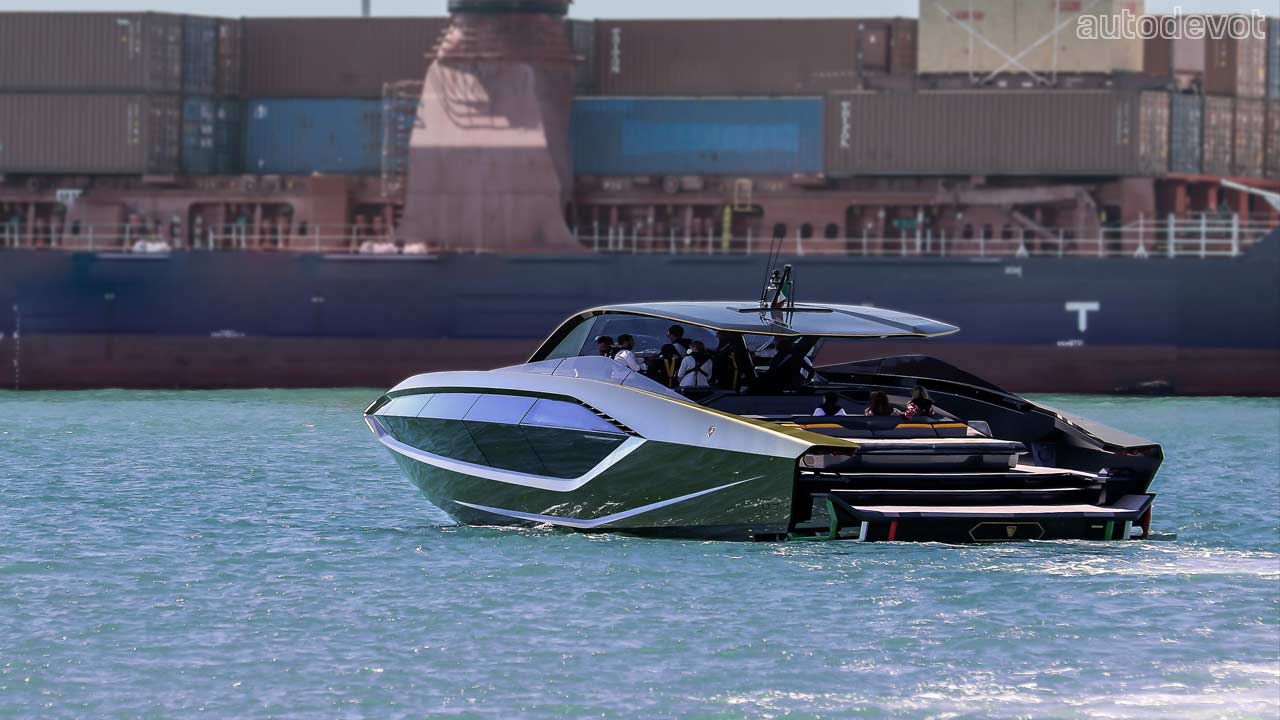 Tecnomar-for-Lamborghini-63-first-yacht_6