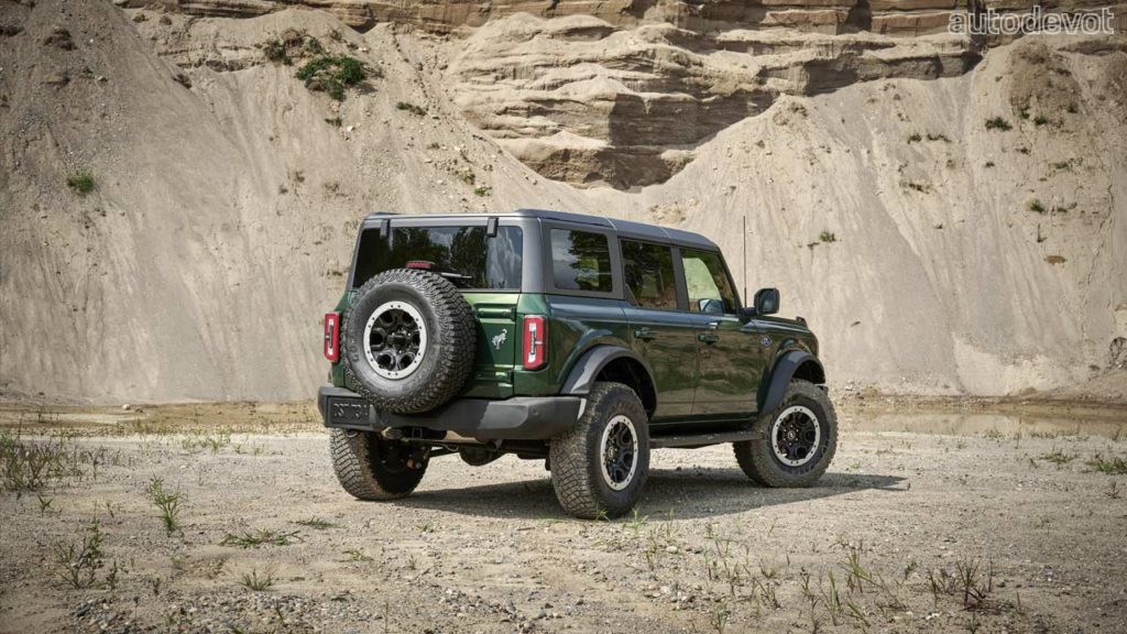 2022-Ford-Bronco-in-Eruption-Green_4