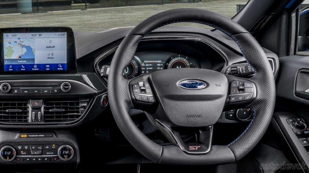 2022-Ford-Focus-ST-Edition_interior_steering_wheel