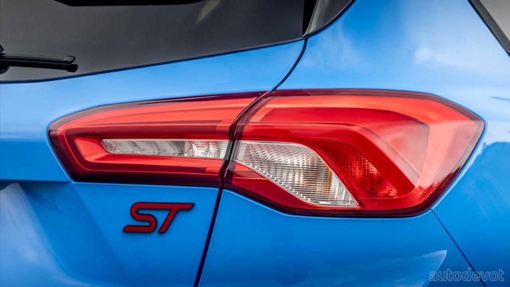 2022-Ford-Focus-ST-Edition_taillights