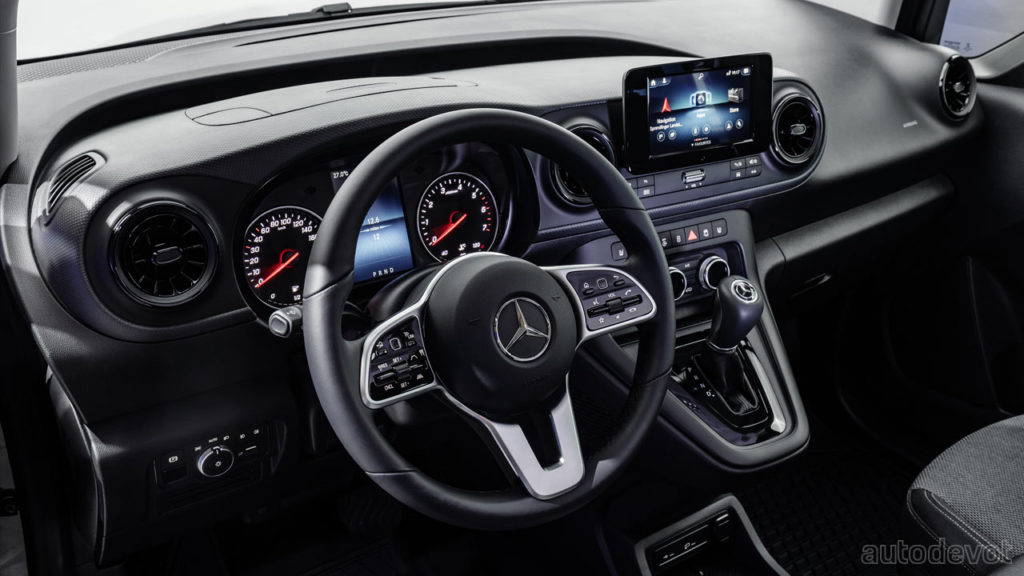 2022-Mercedes-Benz-Citan_interior