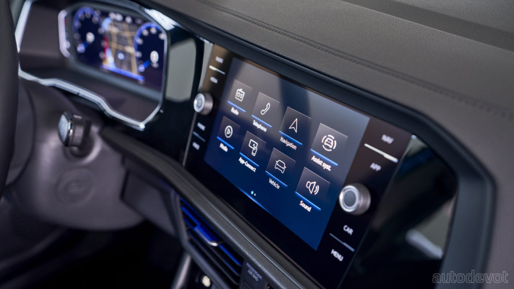 2022-Volkswagen-Jetta_interior_touchscreen