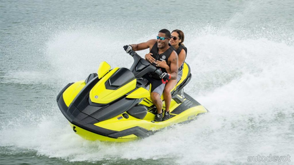 2022-Yamaha-WaveRunner-FX-Cruiser-HO