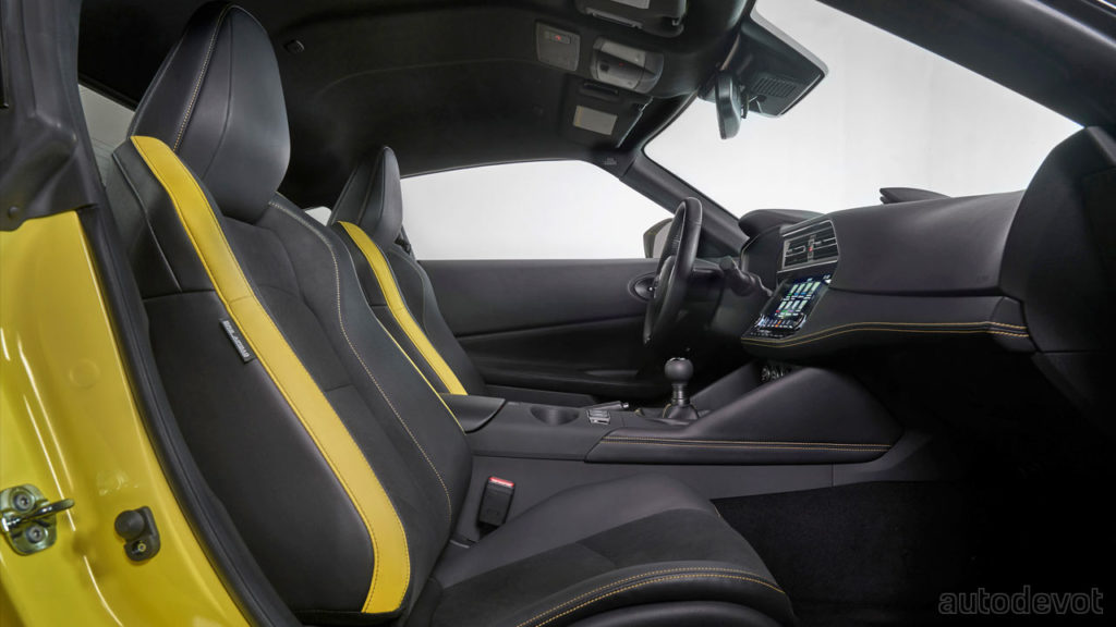 2023-Nissan-Z-Proto-spec_interior_seats