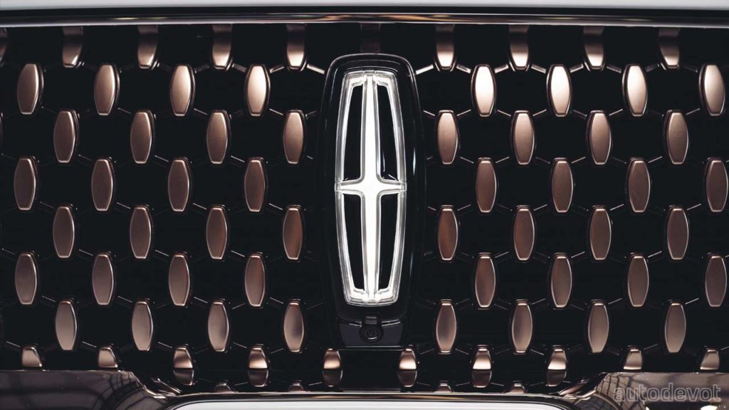 Lincoln-Aviator-Shinola-concept_front_grille