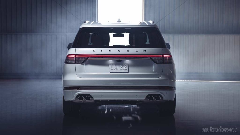 Lincoln-Aviator-Shinola-concept_rear
