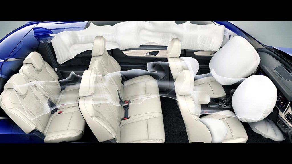 Mahindra-XUV700_interior_seats_airbags