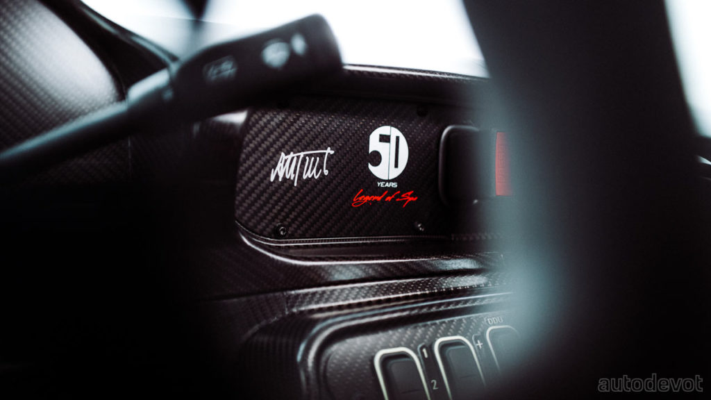 Mercedes-AMG-GT3-2016-50-Years-Legend-of-Spa-special-edition_interior_3