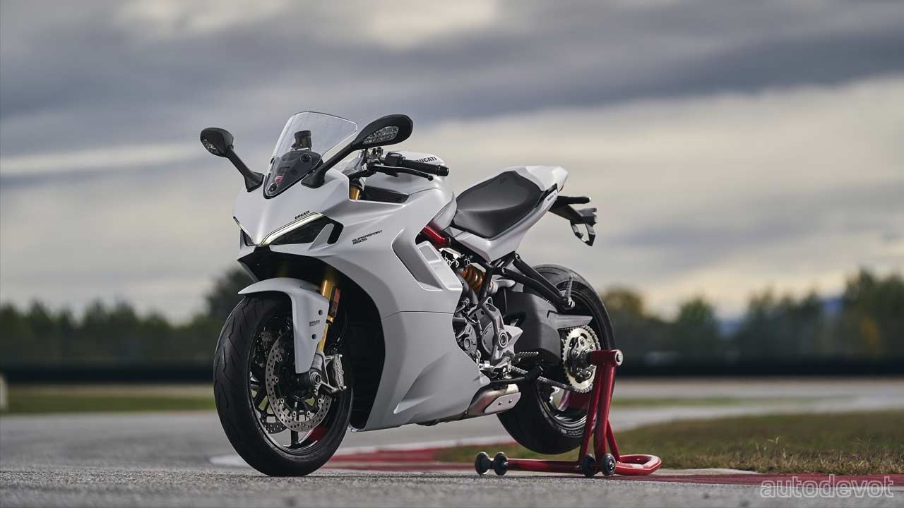 2021-Ducati-SuperSport-950-S