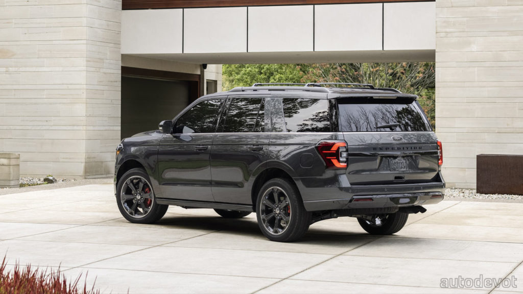 2022-Ford-Expedition-Stealth-Edition-Performance-Package_2