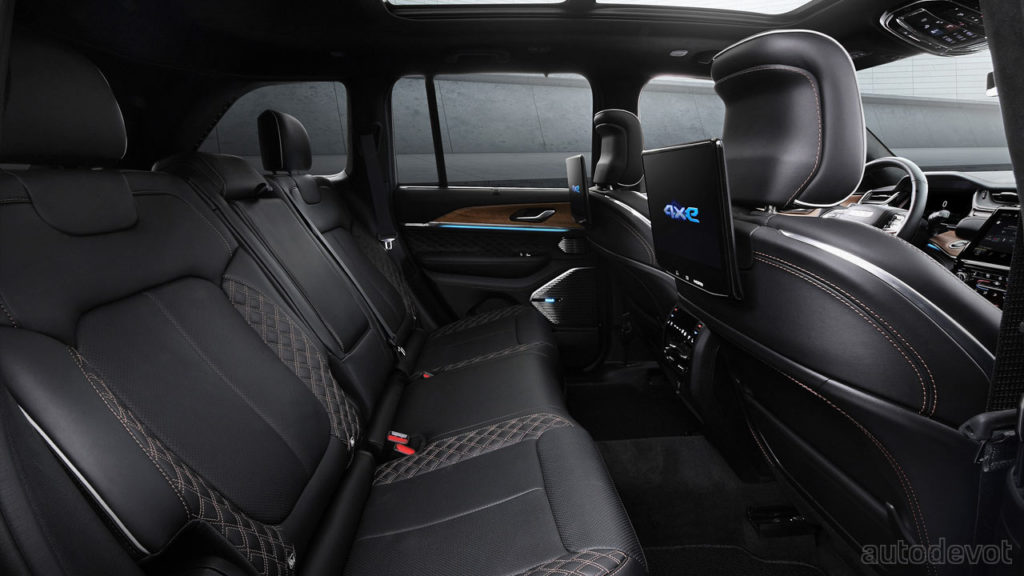 2022-Jeep-Grand-Cherokee-Trailhawk-4xe_interior_rear_seats