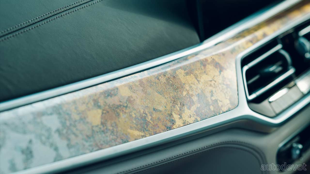 BMW-X7-Nishijin-Edition_interior_dashboard