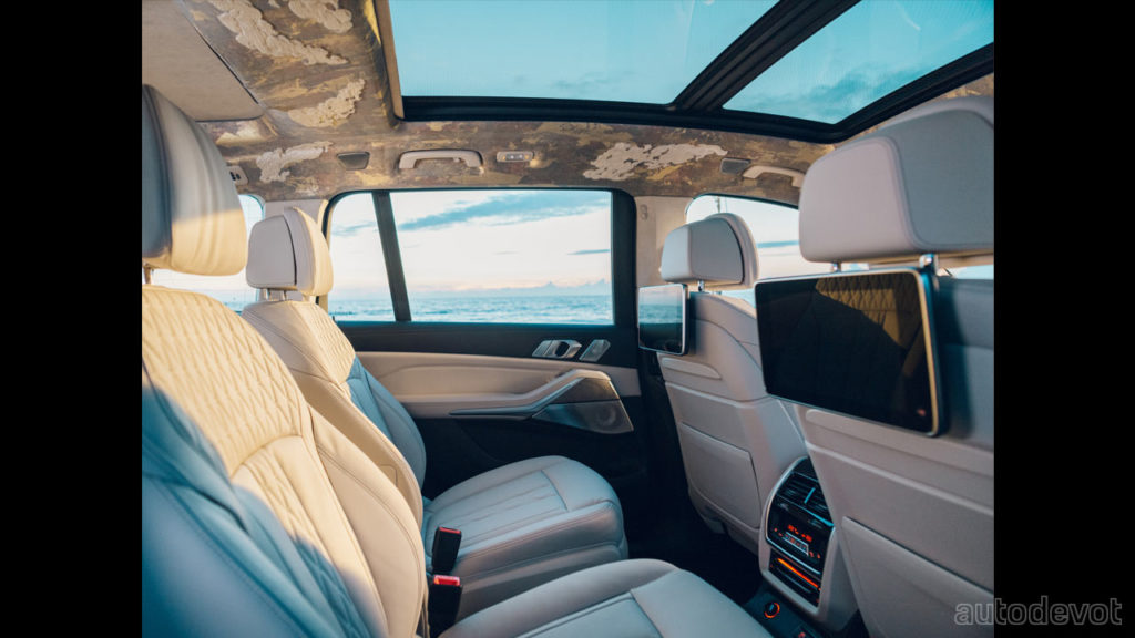 BMW-X7-Nishijin-Edition_interior_rear_seats