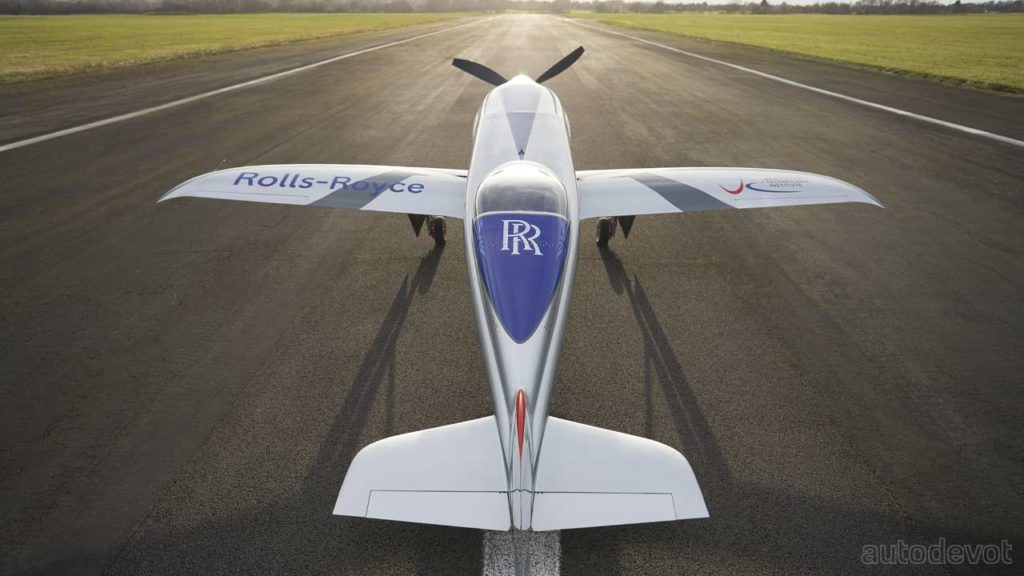 Rolls-Royce-Spirit-of-Innovation-electric-aircraft_5