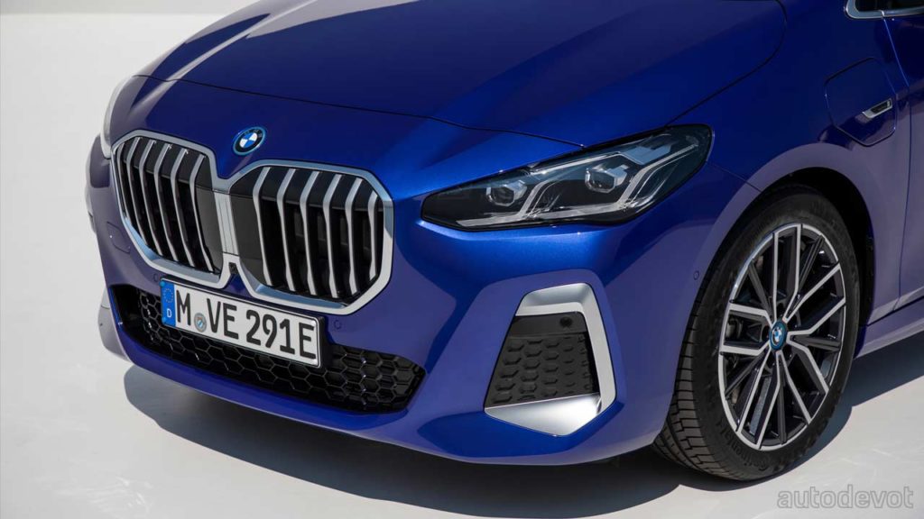 2022-BMW-230e-xDrive-Active-Tourer-PHEV_headlights