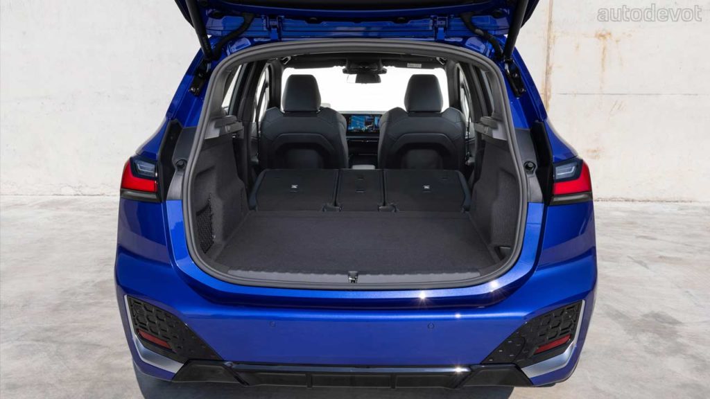 2022-BMW-230e-xDrive-Active-Tourer-PHEV_interior_boot_space