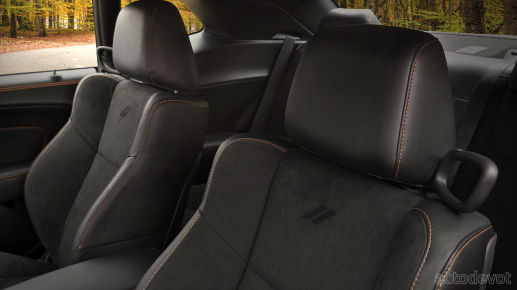 2022-Dodge-Challenger-interior-Orange-appearance-package_seats