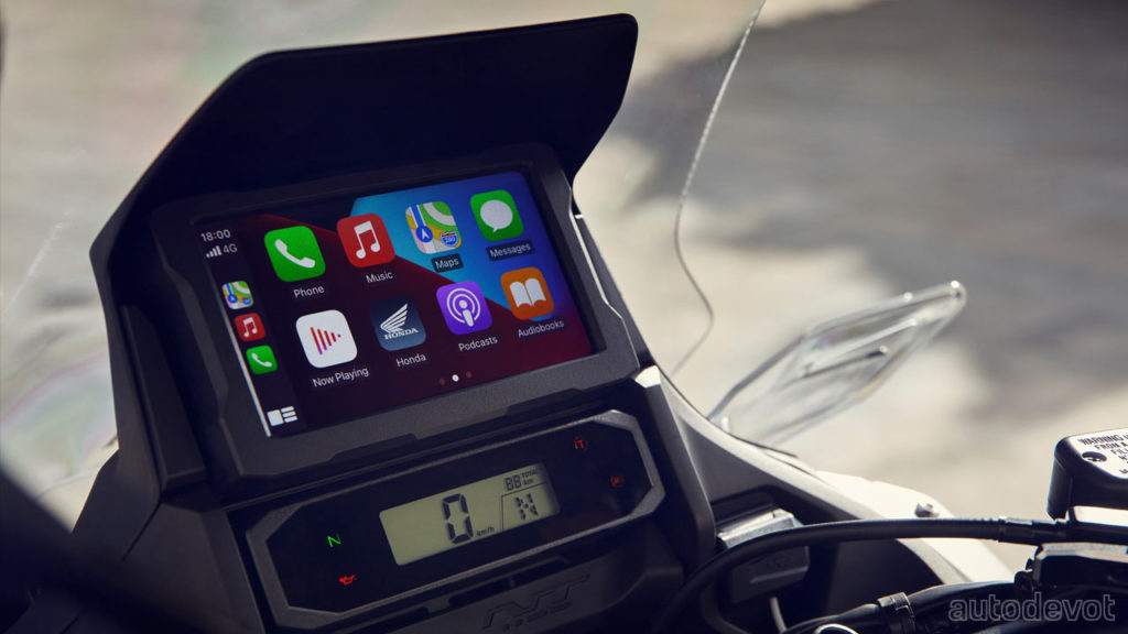 2022-Honda-NT1100_instrument_display