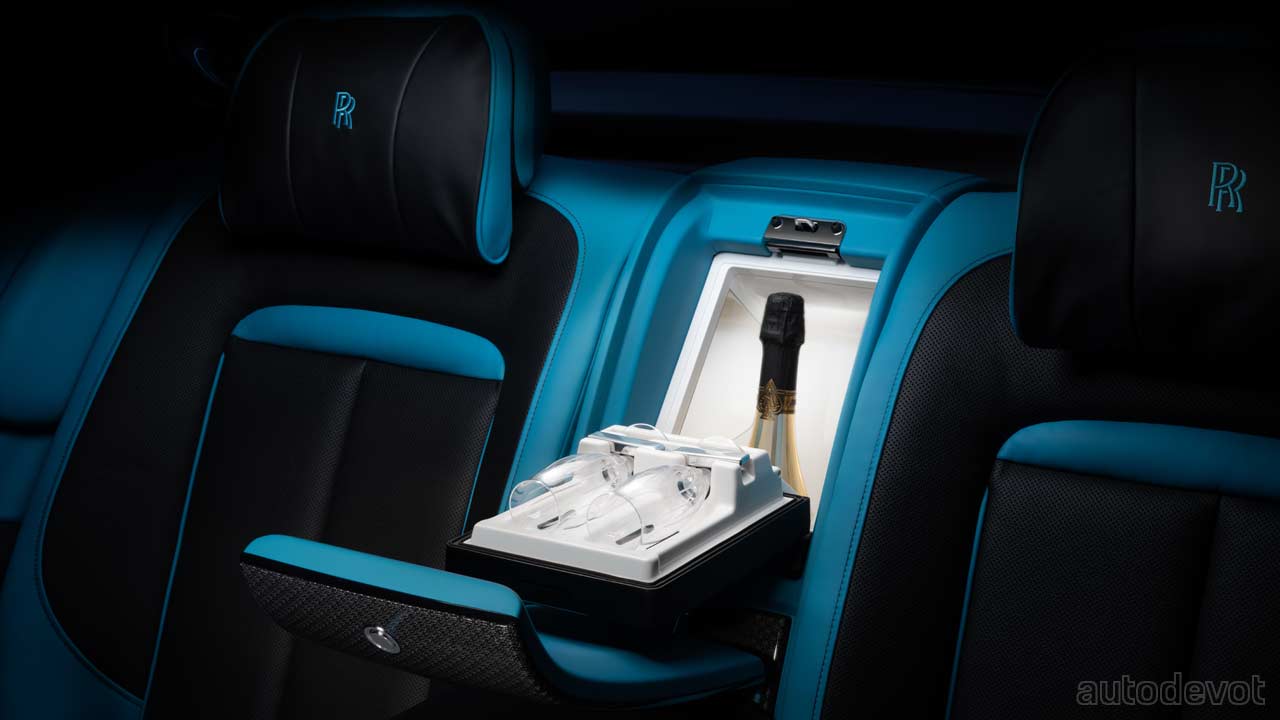 2022-Rolls-Royce-Ghost-Black-Badge_interior_rear_seats_2