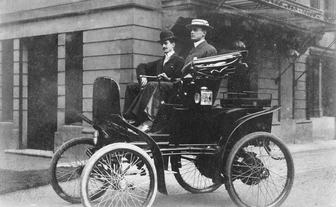 Charles-Rolls-on-Columbia-Electric-Carriage-in-1898