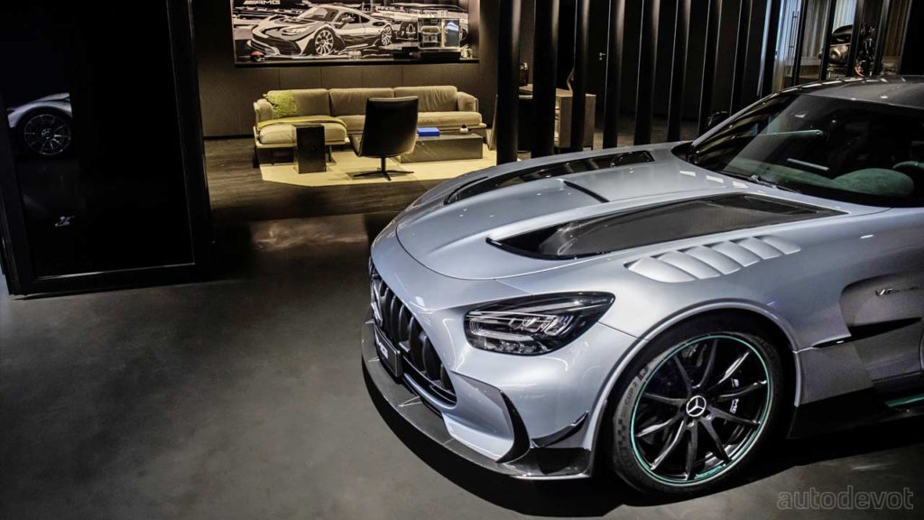 Mercedes-AMG-opens-new-delivery-hall-in-Affalterbach_7