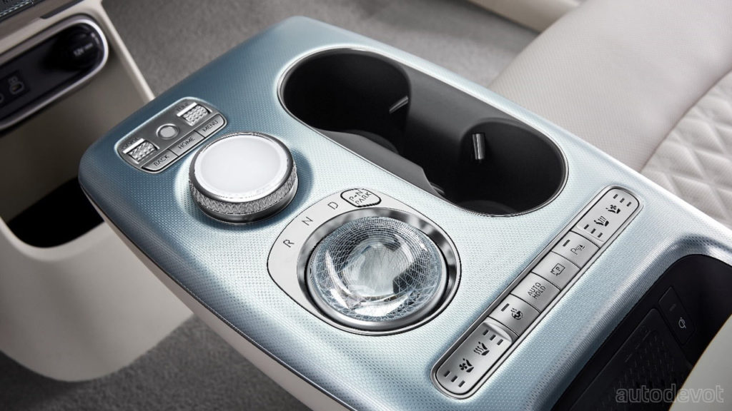 genesis-gv60-in-white_interior_centre_console