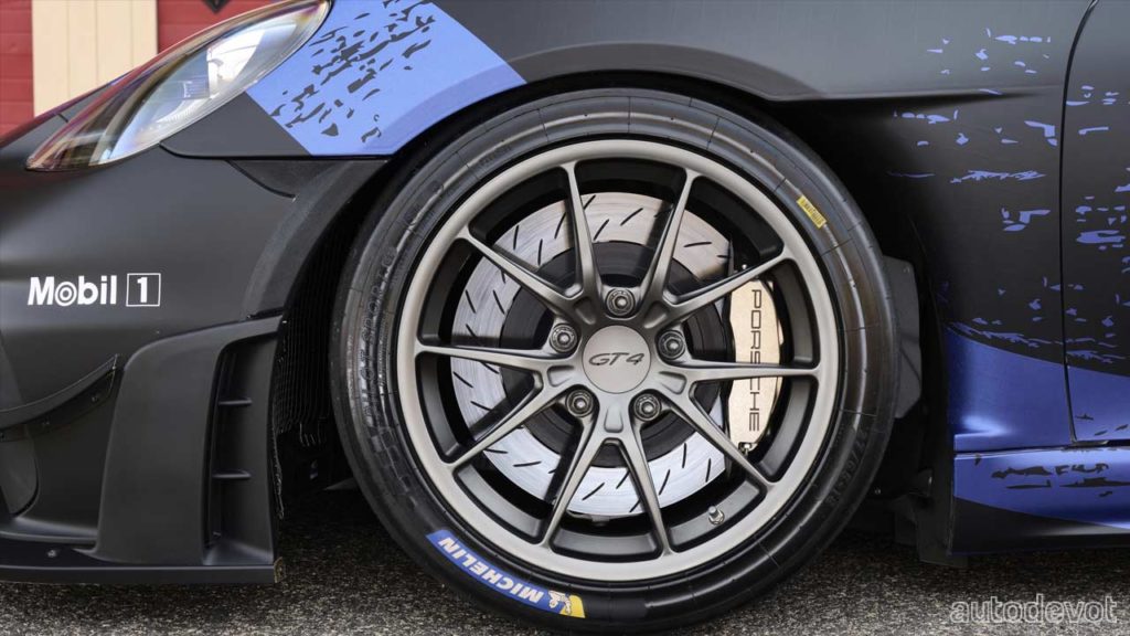 2022-Porsche-718-Cayman-GT4-RS-Clubsport_wheels