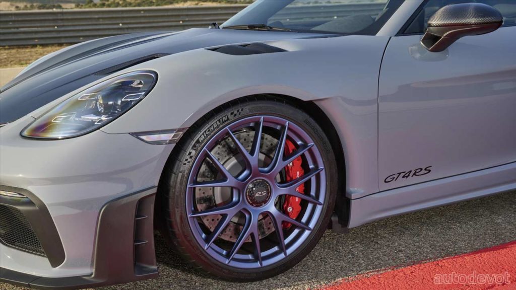 2022-Porsche-718-Cayman-GT4-RS_wheels
