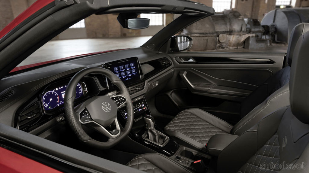 2022-Volkswagen-T-Roc-Cabriolet_interior