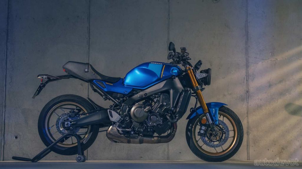 2022-Yamaha-XSR900_side