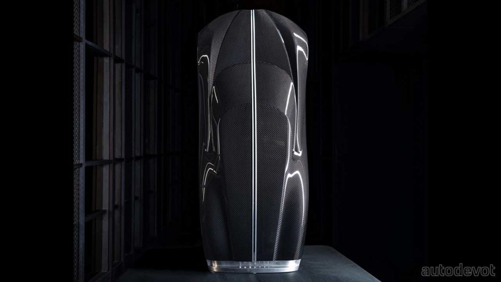 Bugatti-and-Champagne-Carbon-Reveal-La-Bouteille-Noire