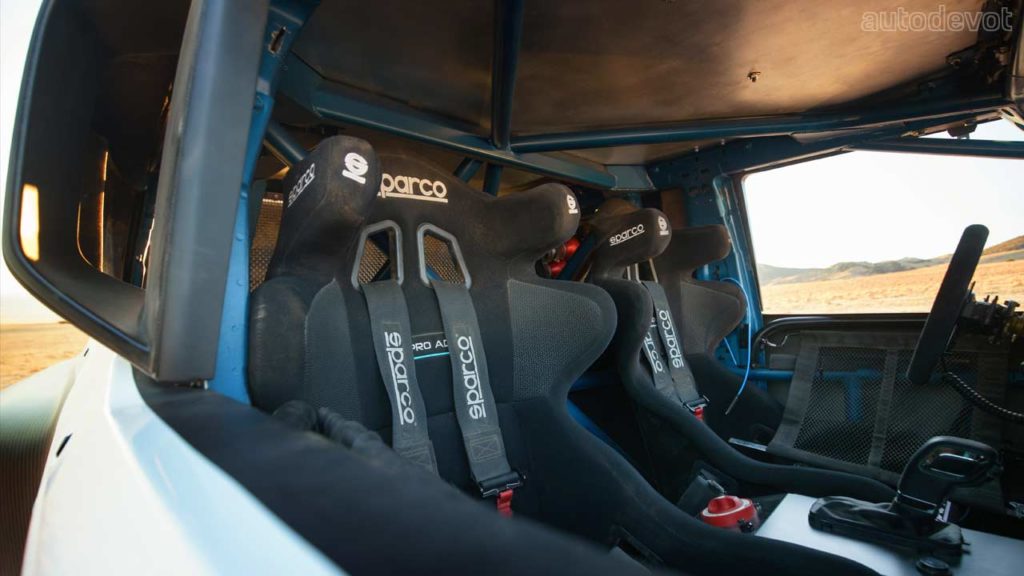 Ford-Bronco-DR-Race-prototype_interior_seats