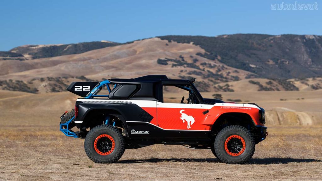 Ford-Bronco-DR-Race-prototype_side