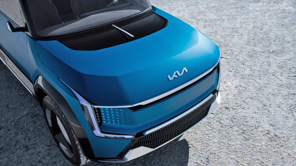 Kia-EV9-Concept_hood_solar_panel