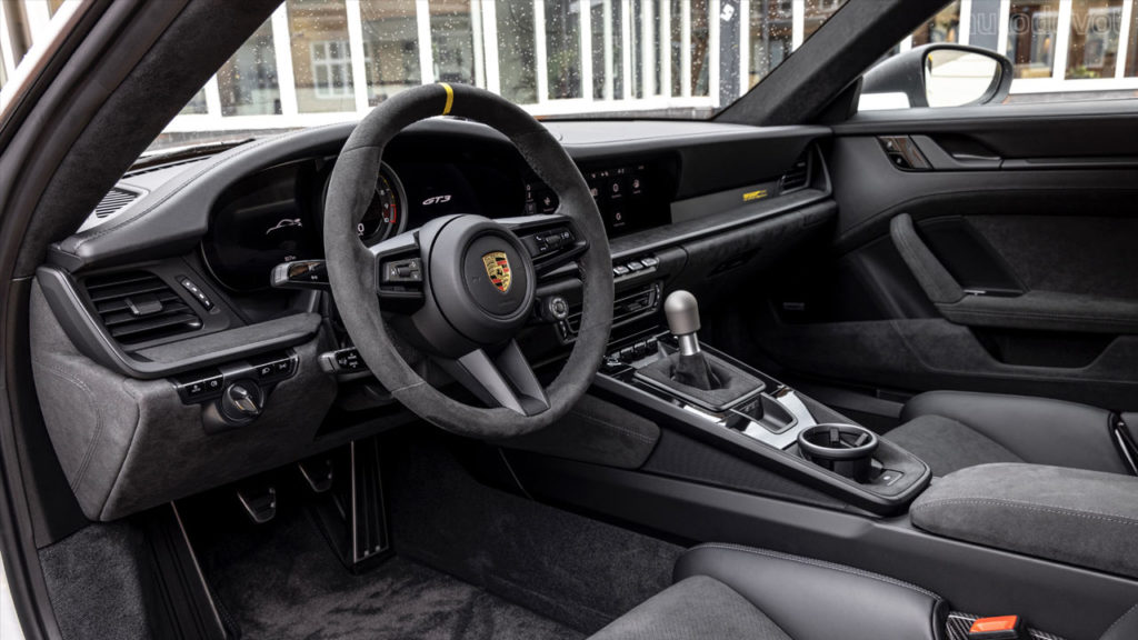 Porsche-911-GT3-inspired-by-1985-Le-Mans-winning-956_interior