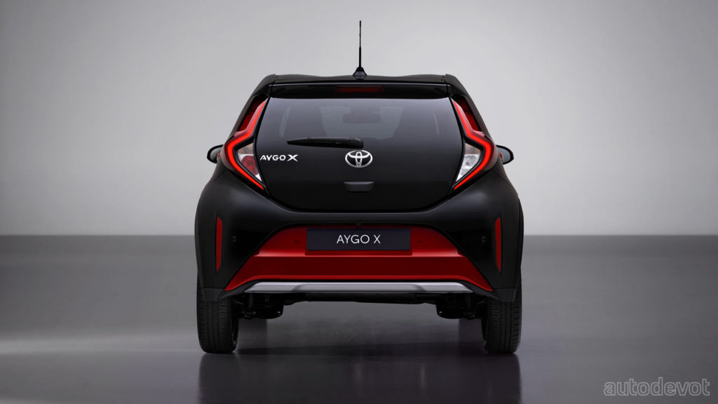Toyota-Aygo-X_rear