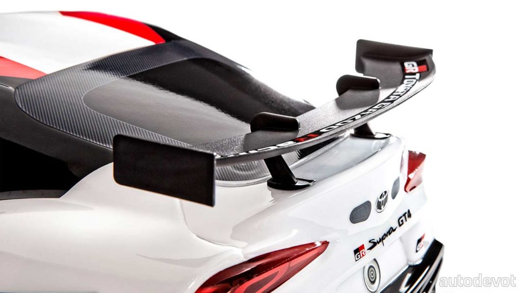 Traxxas-Toyota-GR-Supra-GT4-replica_rear_wing