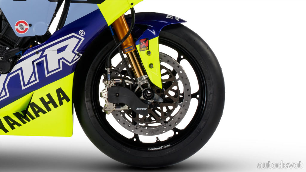 Yamaha-R1-GYTR-VR46-Tribute_front_discs