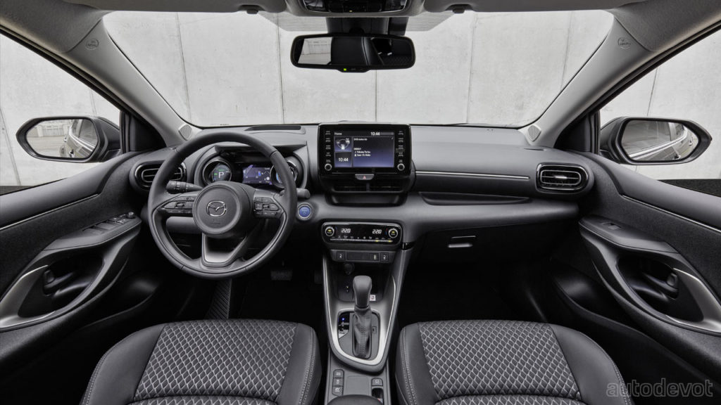 2022-Mazda2-Hybrid_interior
