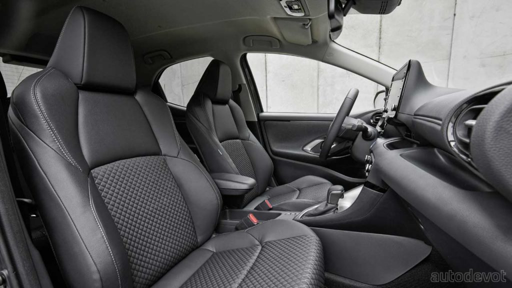 2022-Mazda2-Hybrid_interior_seats