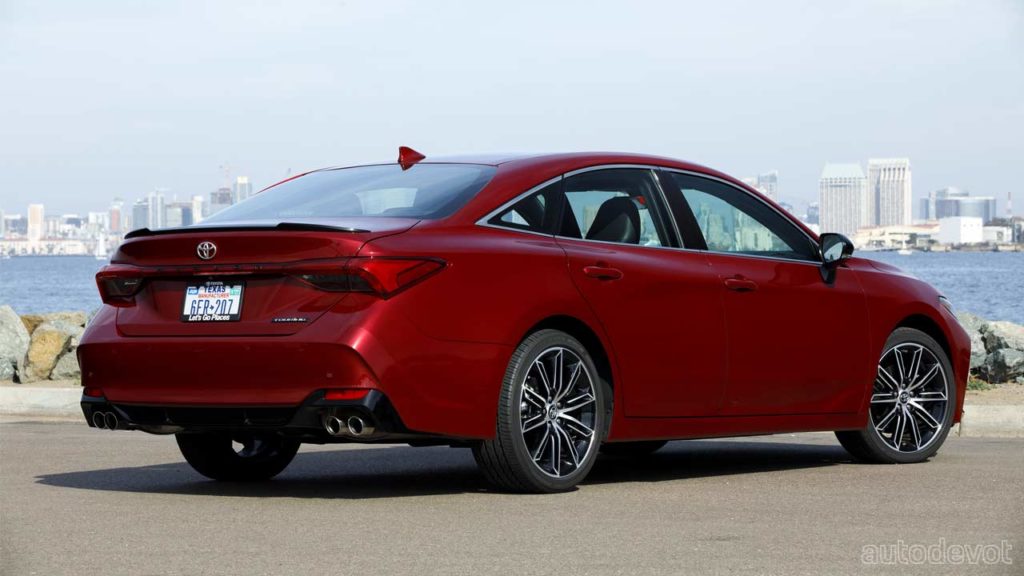 2022-Toyota-Avalon-Touring_2