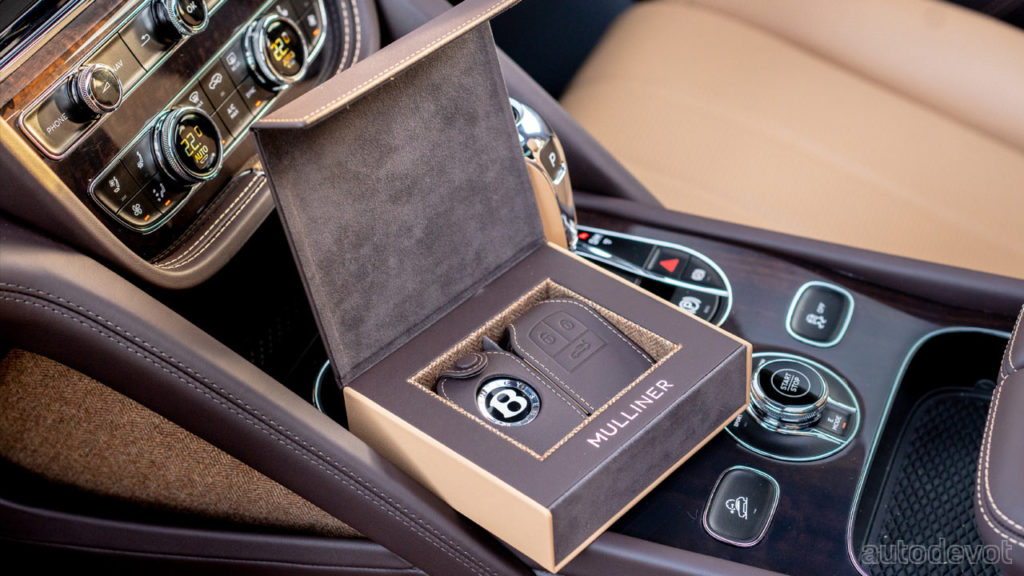 Bentley-Bentayga-Mulliner-Collection_interior_keyfob