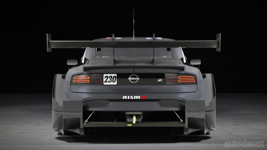 Nissan-Z-GT500-Super-GT-series-race-car_rear