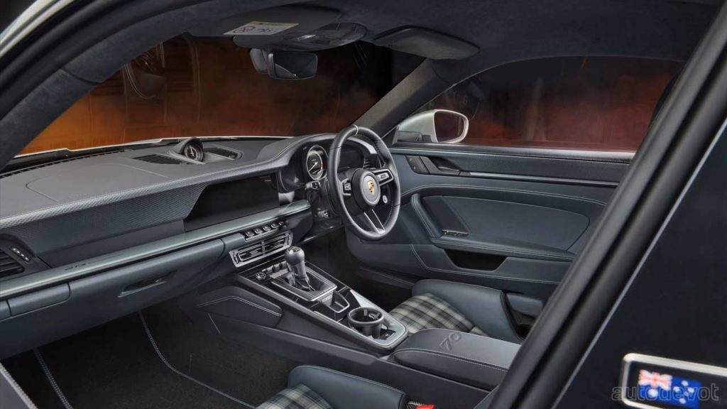 Porsche-911-GT3-70-Years-Porsche-Australia-Edition_interior