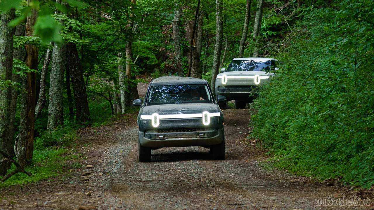 Rivian-R1T-in-the-woods