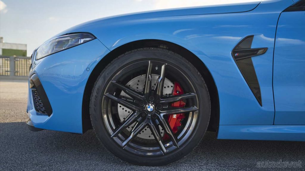 2022-BMW-M8-Competition-Coupé_wheels