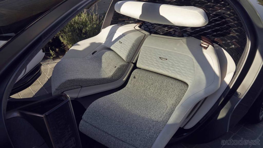 Cadillac-InnerSpace-Autonomous-Concept_interior_seats