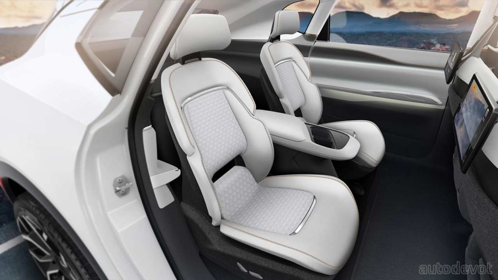 Chrysler-Airflow-Concept_interior_rear_seats